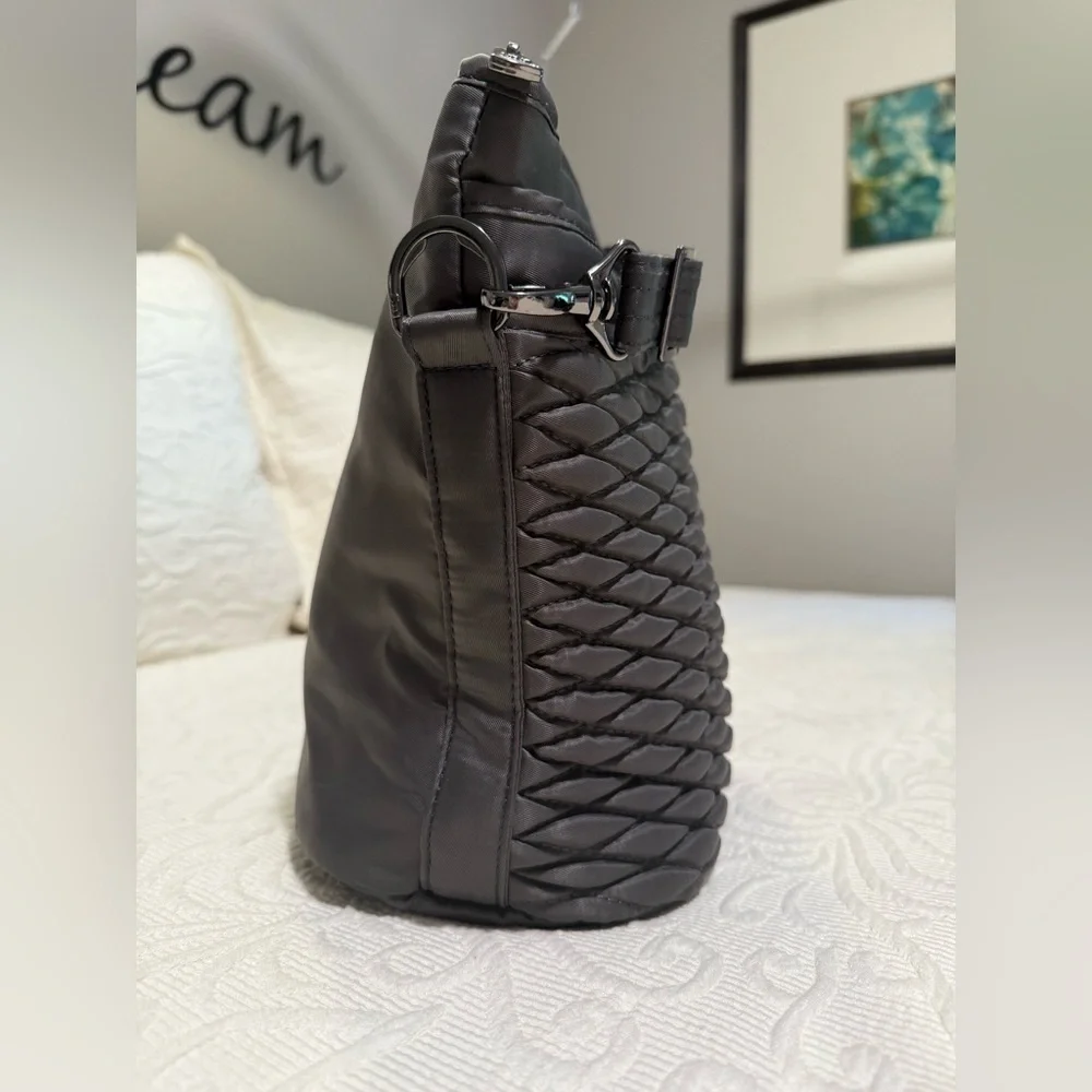 Gently Used Lug Grey Insulated Shoulder Bag